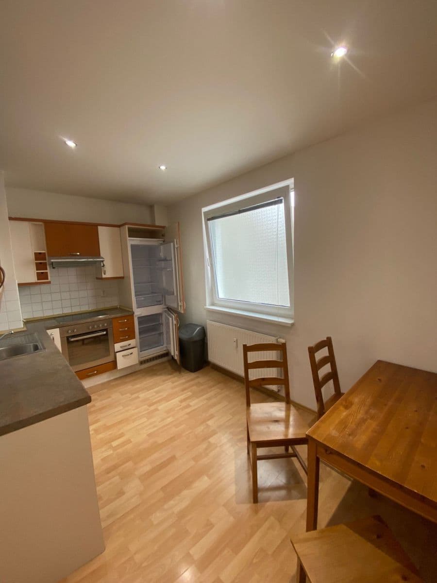 Prenájom bytu 2-izbový 67 m², náměstí Třebízského, Klecany, Středočeský kraj Prenájom bytu 2-izbový 67 m², náměstí Třebízského, Klecany, Středočeský kraj