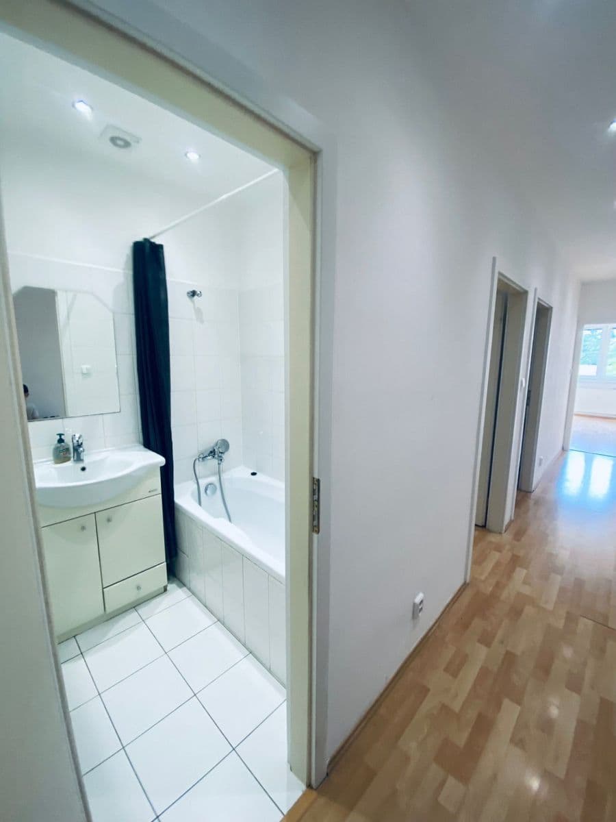 Prenájom bytu 2-izbový 67 m², náměstí Třebízského, Klecany, Středočeský kraj Prenájom bytu 2-izbový 67 m², náměstí Třebízského, Klecany, Středočeský kraj