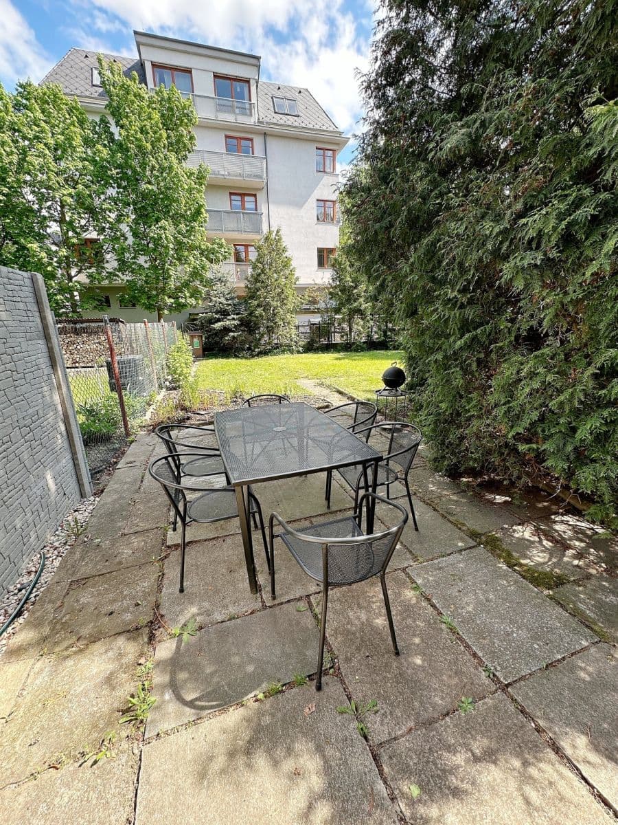 Prenájom bytu 4-izbový 85 m², Studentská, Poděbrady, Středočeský kraj Prenájom bytu 4-izbový 85 m², Studentská, Poděbrady, Středočeský kraj