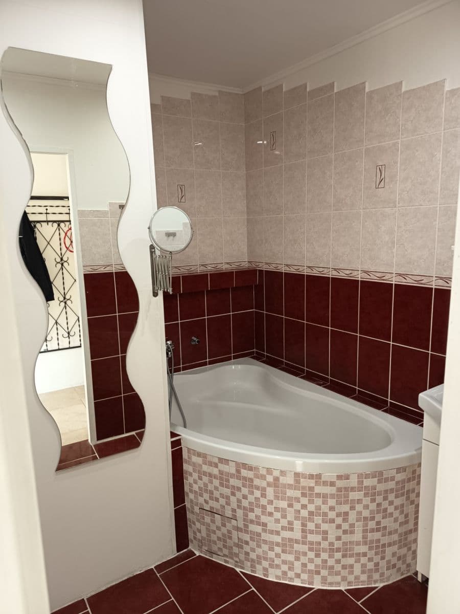 Prenájom bytu 1-izbový 36 m², Komenského, Chomutov, Ústecký kraj Prenájom bytu 1-izbový 36 m², Komenského, Chomutov, Ústecký kraj