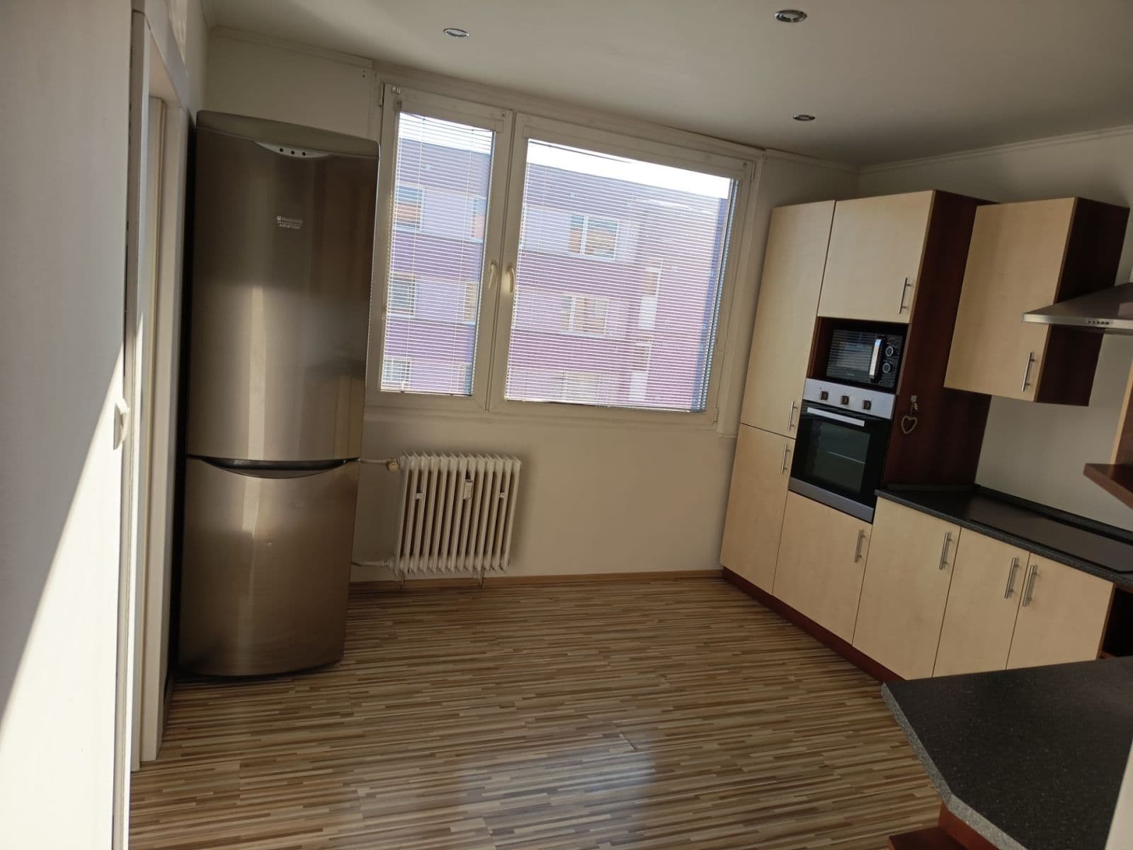 Prenájom bytu 1-izbový 36 m², Komenského, Chomutov, Ústecký kraj Prenájom bytu 1-izbový 36 m², Komenského, Chomutov, Ústecký kraj