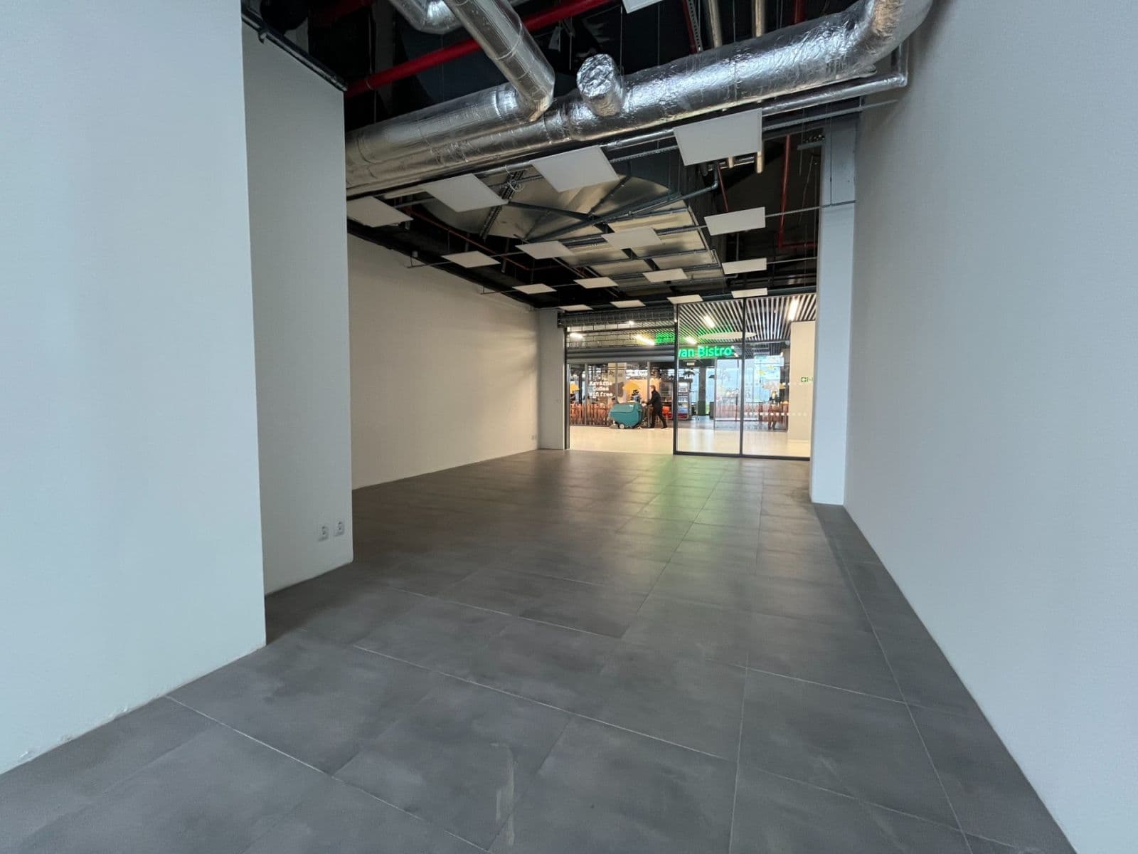 Prenájom nebytového priestoru 83 m², Mukařovského, Praha, Praha Prenájom nebytového priestoru 83 m², Mukařovského, Praha, Praha