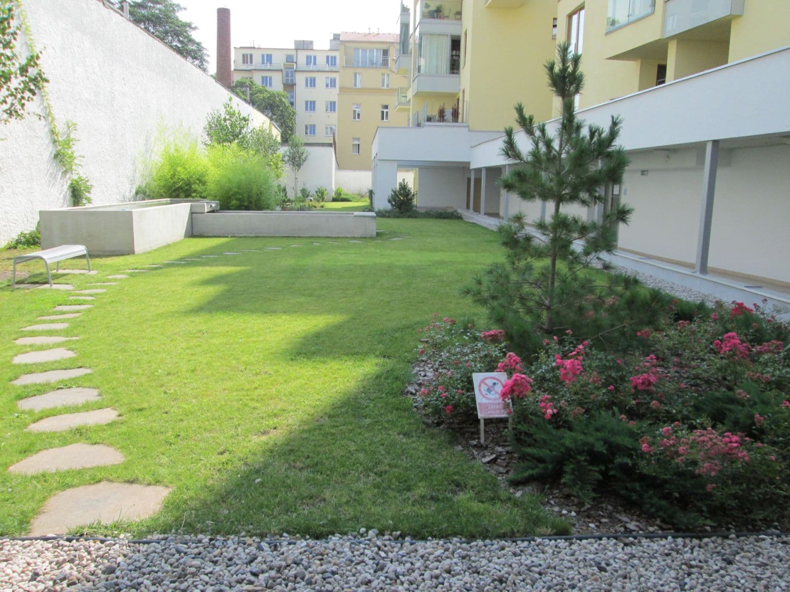 Prenájom bytu 1-izbový 36 m², Komunardů, Praha, Praha Prenájom bytu 1-izbový 36 m², Komunardů, Praha, Praha