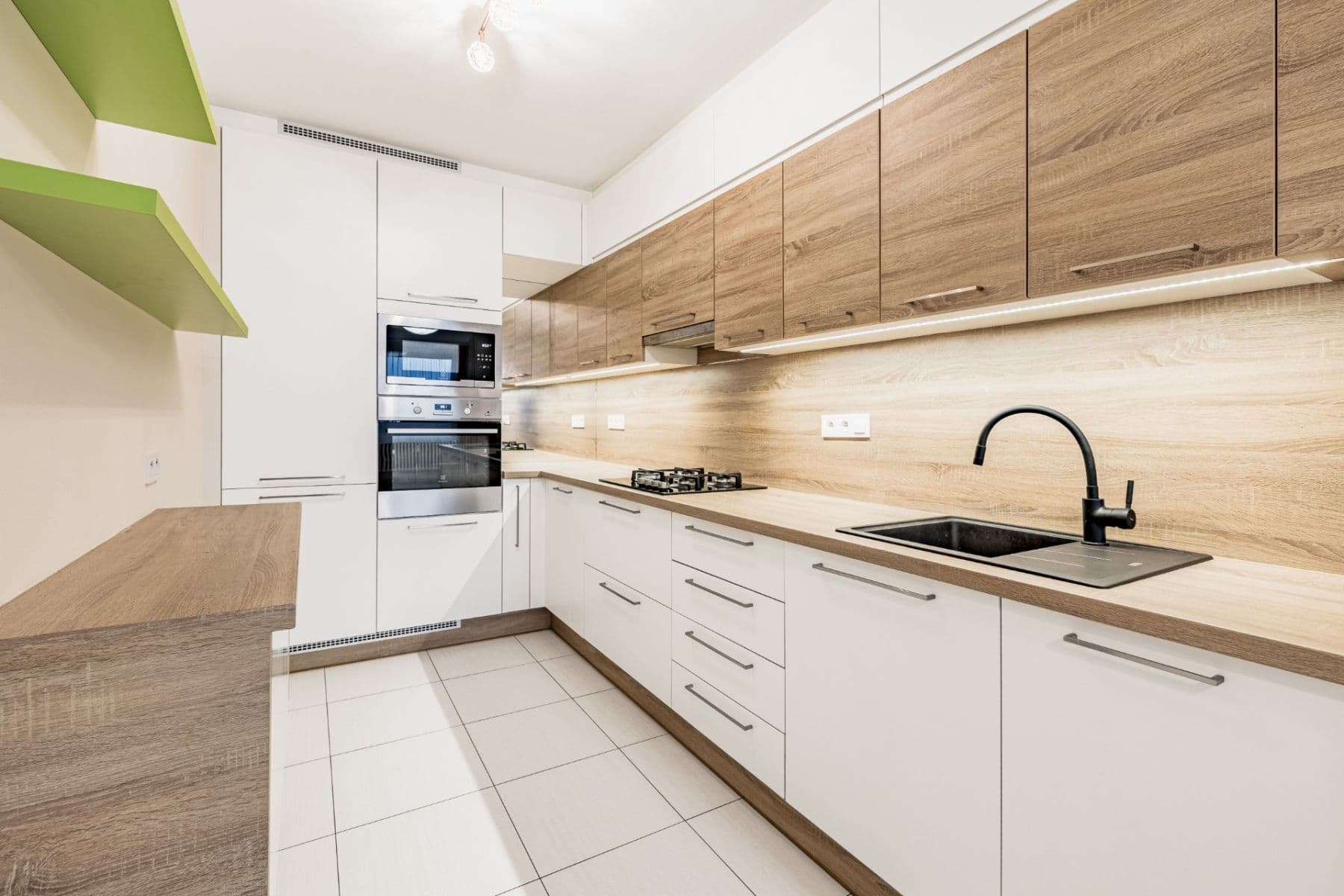 Predaj bytu 3-izbový 68 m², Ke Kateřinkám, Praha, Praha Predaj bytu 3-izbový 68 m², Ke Kateřinkám, Praha, Praha