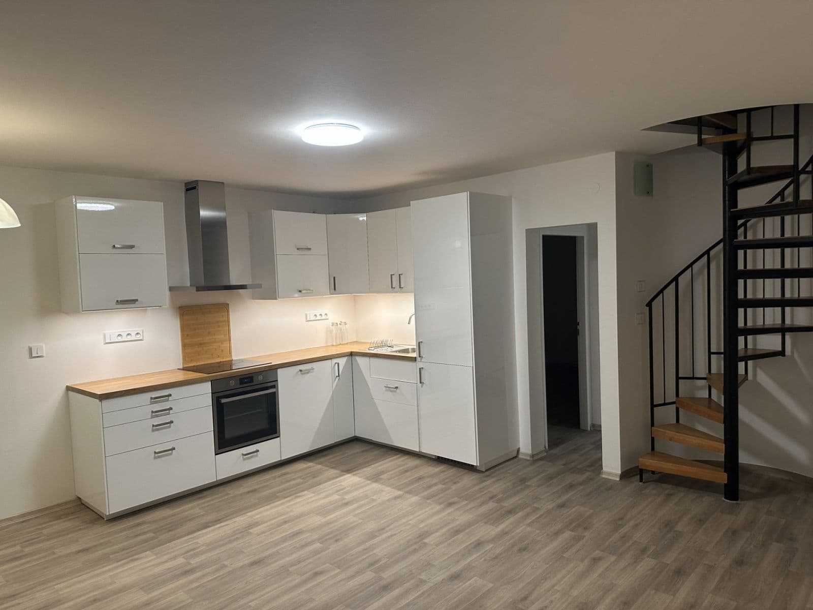 Prenájom bytu 3-izbový 75 m², Na Šmukýřce, Praha, Praha Prenájom bytu 3-izbový 75 m², Na Šmukýřce, Praha, Praha