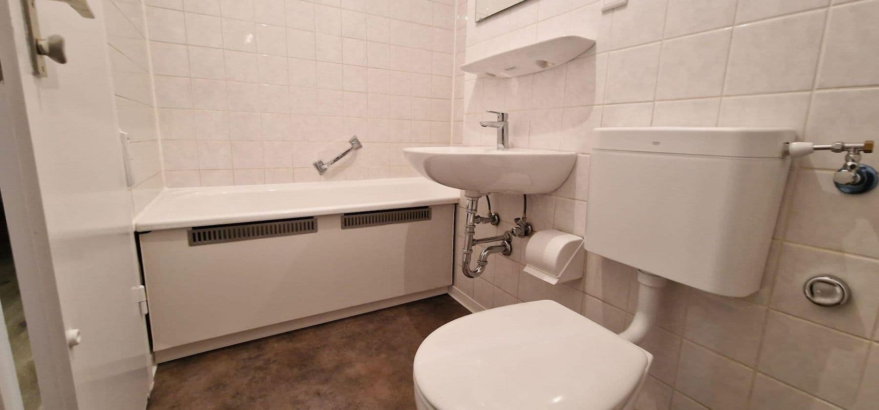 Prenájom bytu 1-izbový 38 m², Im Mainfeld 42, Frankfurt, Hesensko Prenájom bytu 1-izbový 38 m², Im Mainfeld 42, Frankfurt, Hesensko