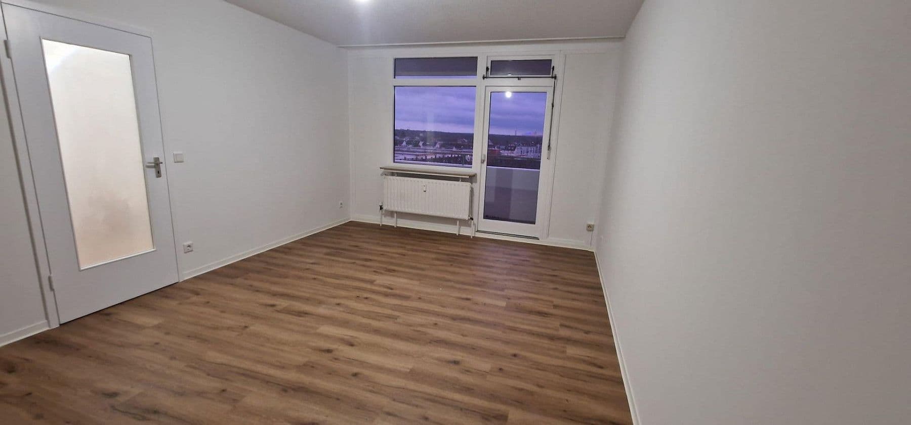Prenájom bytu 1-izbový 38 m², Im Mainfeld 42, Frankfurt, Hesensko Prenájom bytu 1-izbový 38 m², Im Mainfeld 42, Frankfurt, Hesensko