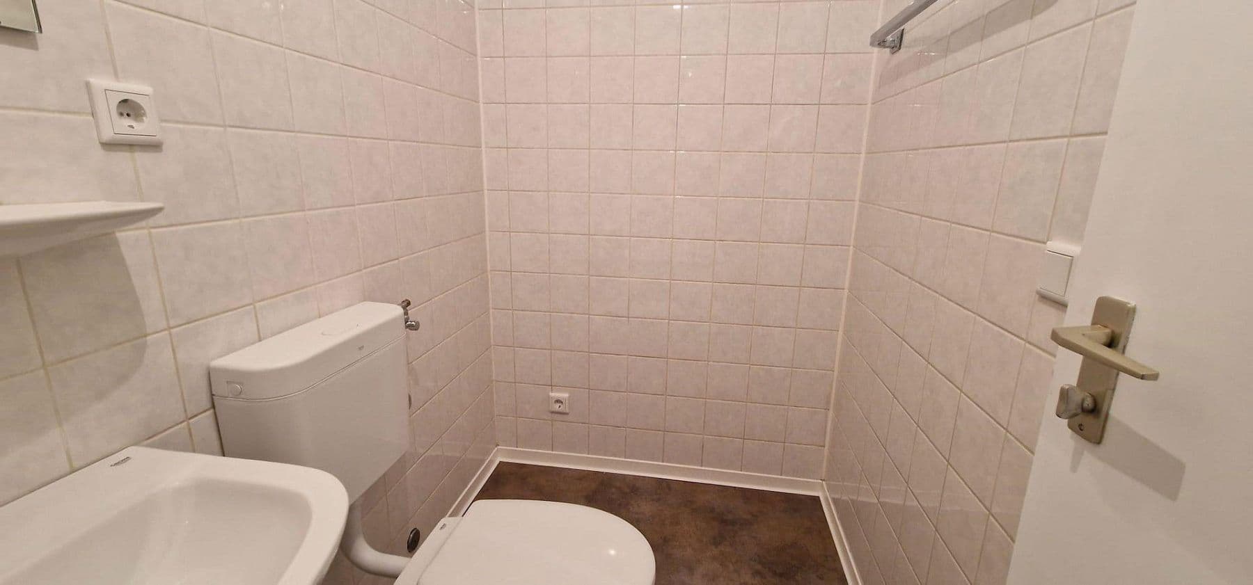 Prenájom bytu 1-izbový 38 m², Im Mainfeld 42, Frankfurt, Hesensko Prenájom bytu 1-izbový 38 m², Im Mainfeld 42, Frankfurt, Hesensko