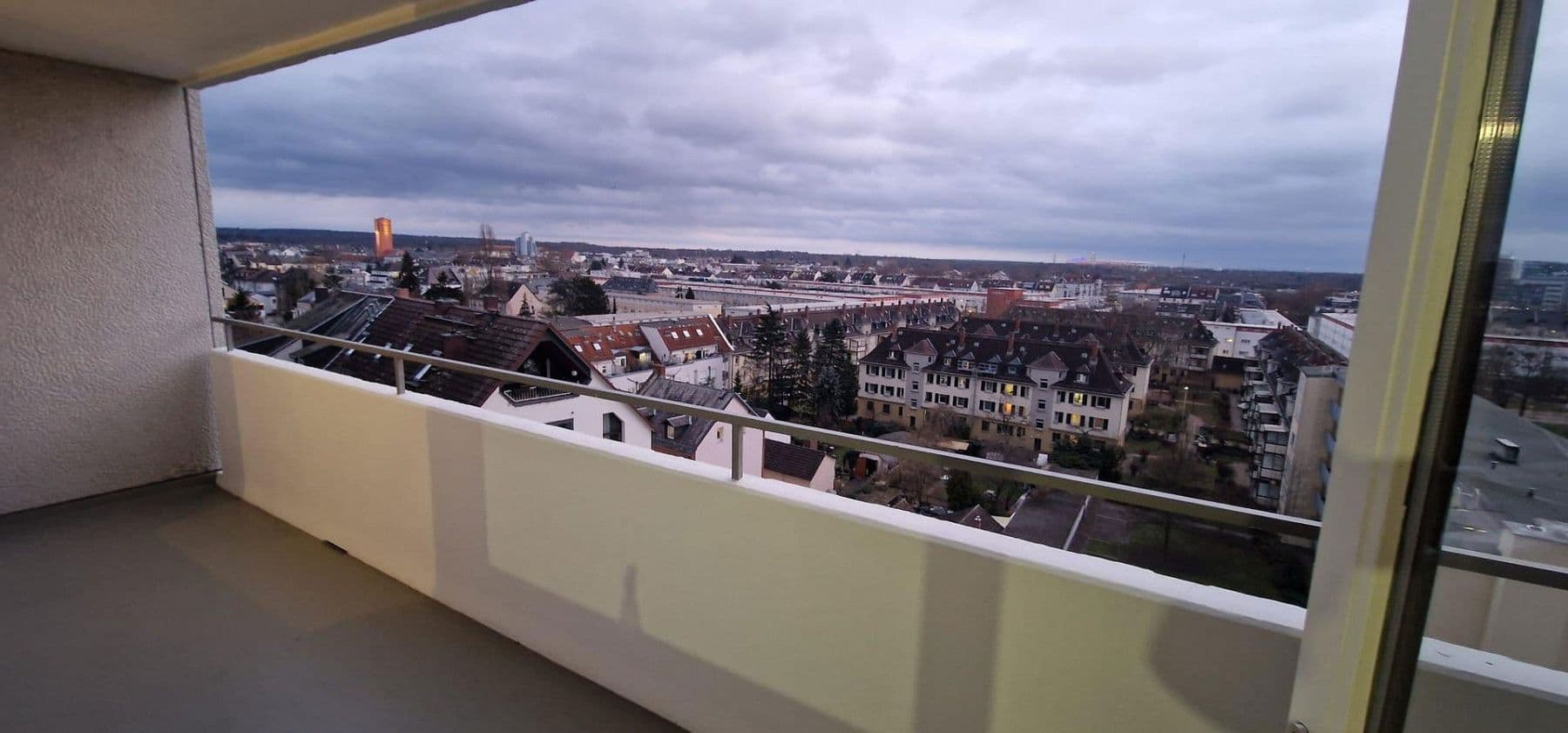 Prenájom bytu 1-izbový 38 m², Im Mainfeld 42, Frankfurt, Hesensko Prenájom bytu 1-izbový 38 m², Im Mainfeld 42, Frankfurt, Hesensko