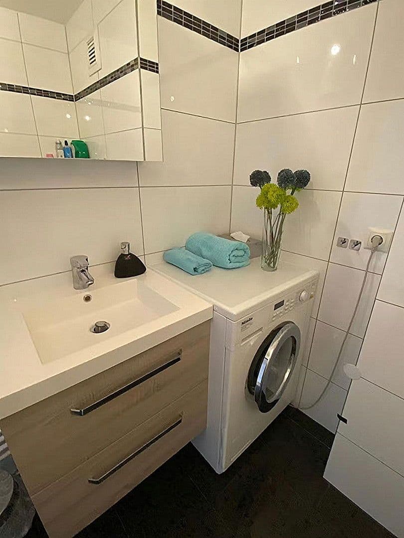 Prenájom bytu 2-izbový 55 m², Mannheim, Bádensko-Wurttembersko Prenájom bytu 2-izbový 55 m², Mannheim, Bádensko-Wurttembersko