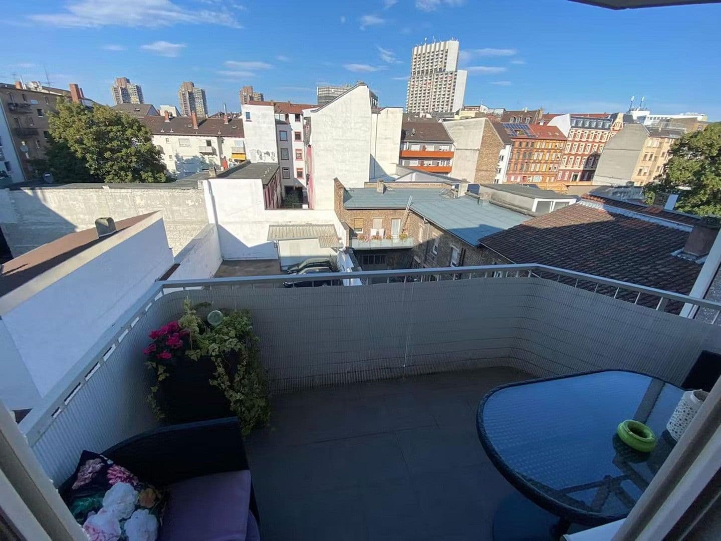 Prenájom bytu 2-izbový 55 m², Mannheim, Bádensko-Wurttembersko Prenájom bytu 2-izbový 55 m², Mannheim, Bádensko-Wurttembersko