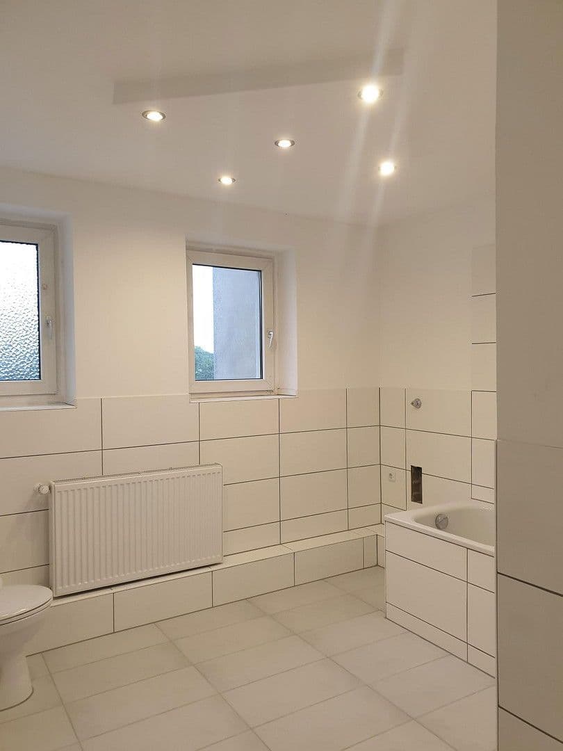 Prenájom bytu 3-izbový 94 m², Gelderblomstr. 88, Duisburg, Severné Porýnie - Westfálsko Prenájom bytu 3-izbový 94 m², Gelderblomstr. 88, Duisburg, Severné Porýnie - Westfálsko