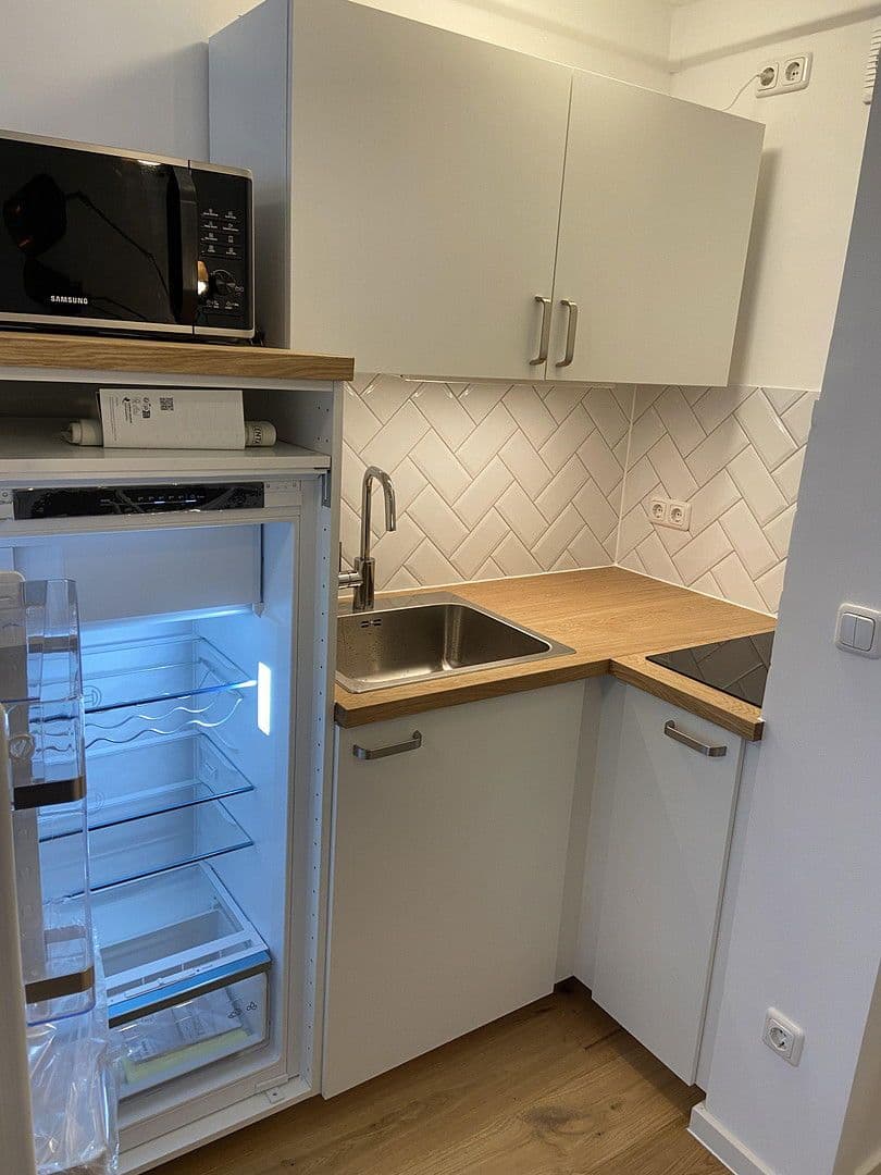 Prenájom bytu 1-izbový 22 m², Türkenstraße 80, München, Bavorsko Prenájom bytu 1-izbový 22 m², Türkenstraße 80, München, Bavorsko