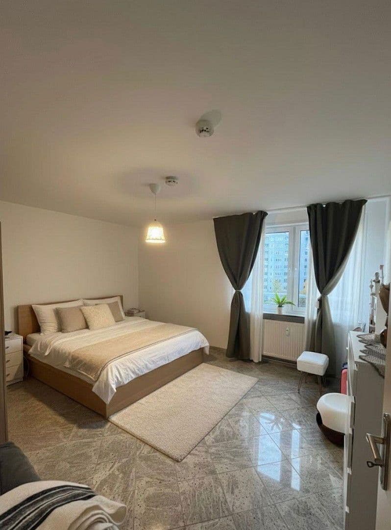 Prenájom bytu 3-izbový 83 m², Stresemannallee 65, Frankfurt am Main, Hesensko Prenájom bytu 3-izbový 83 m², Stresemannallee 65, Frankfurt am Main, Hesensko