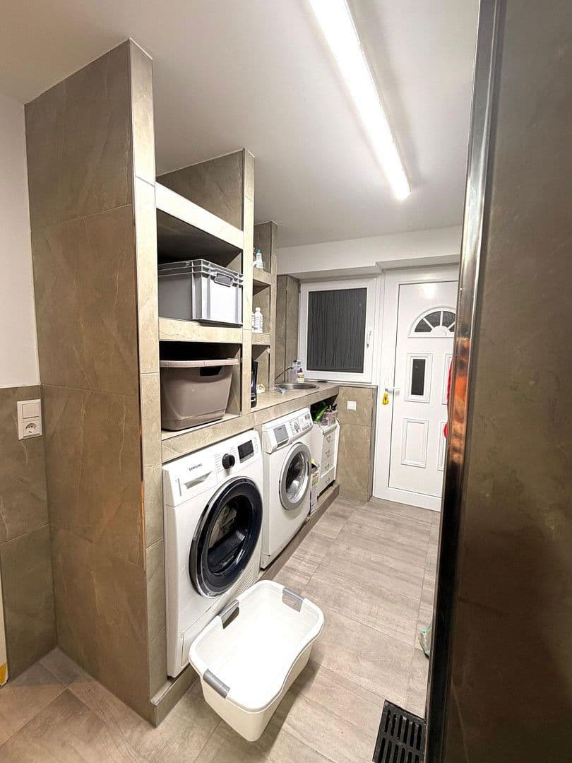 Predaj domu 250 m², pozemek 725 m², Grenzach-Wyhlen, Bádensko-Wurttembersko Predaj domu 250 m², pozemek 725 m², Grenzach-Wyhlen, Bádensko-Wurttembersko