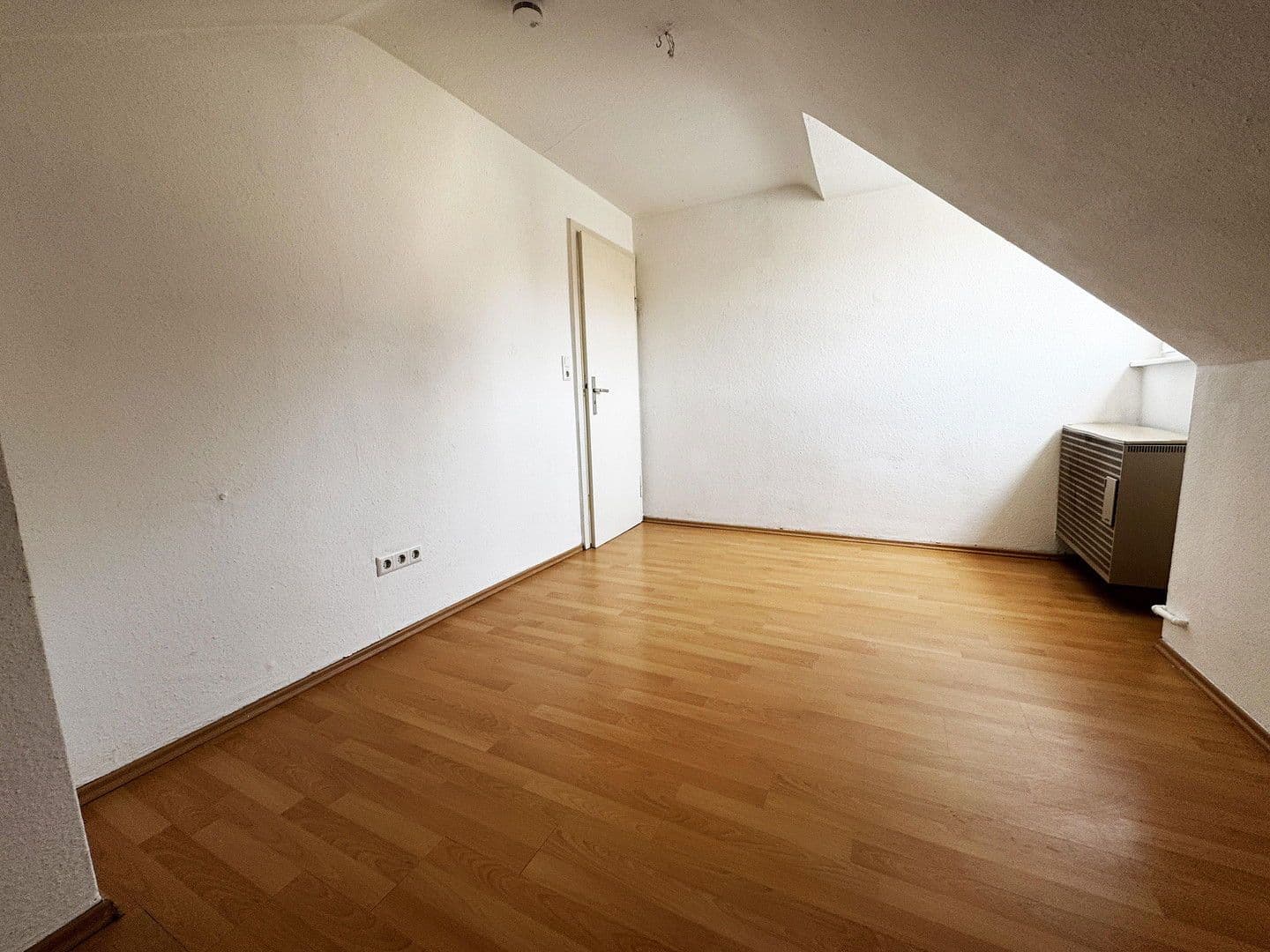 Prenájom bytu 3-izbový 67 m², Stuttgart, Bádensko-Wurttembersko Prenájom bytu 3-izbový 67 m², Stuttgart, Bádensko-Wurttembersko