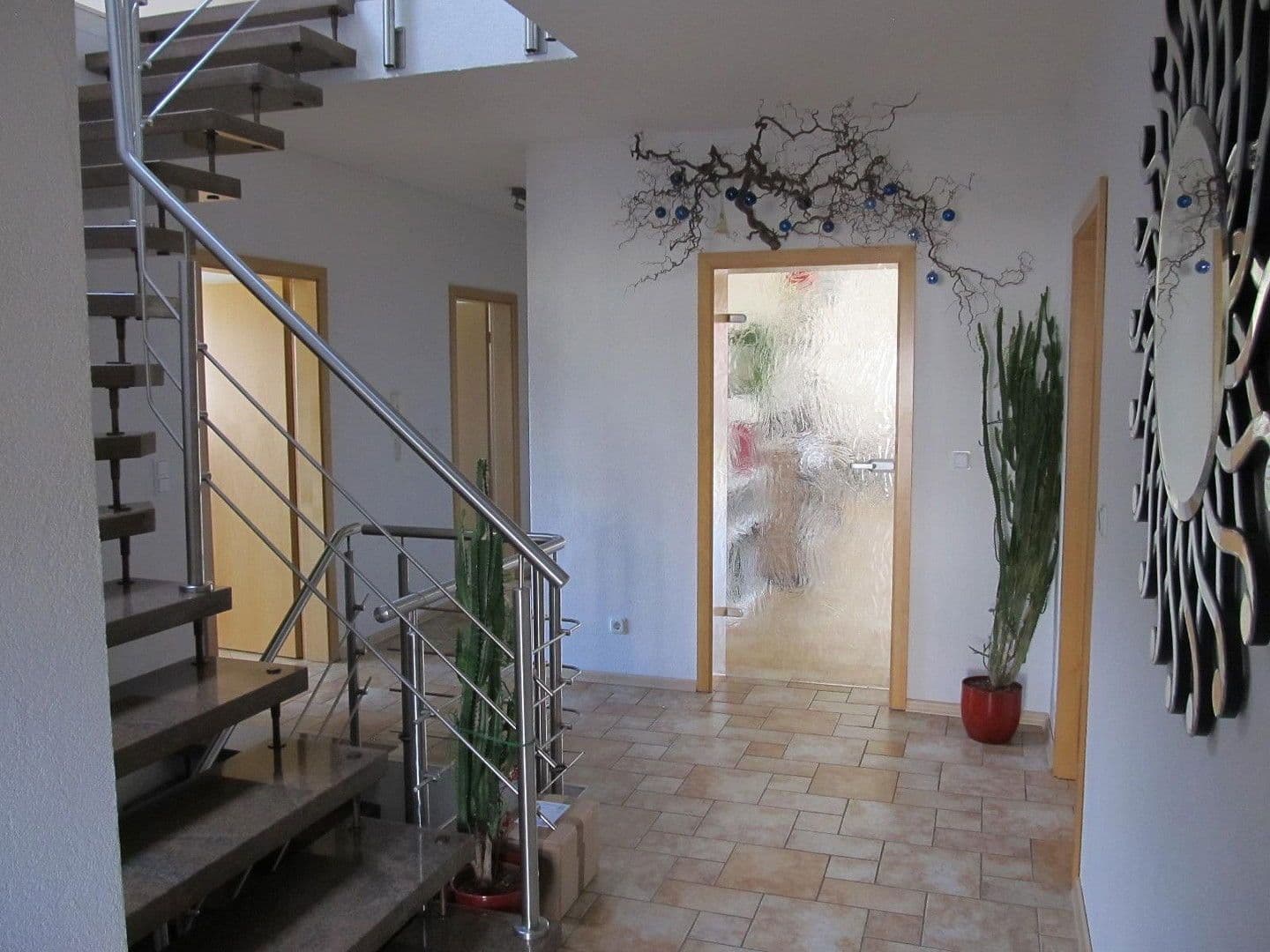 Predaj domu 210 m², pozemek 694 m², Hohenroda, Hesensko Predaj domu 210 m², pozemek 694 m², Hohenroda, Hesensko