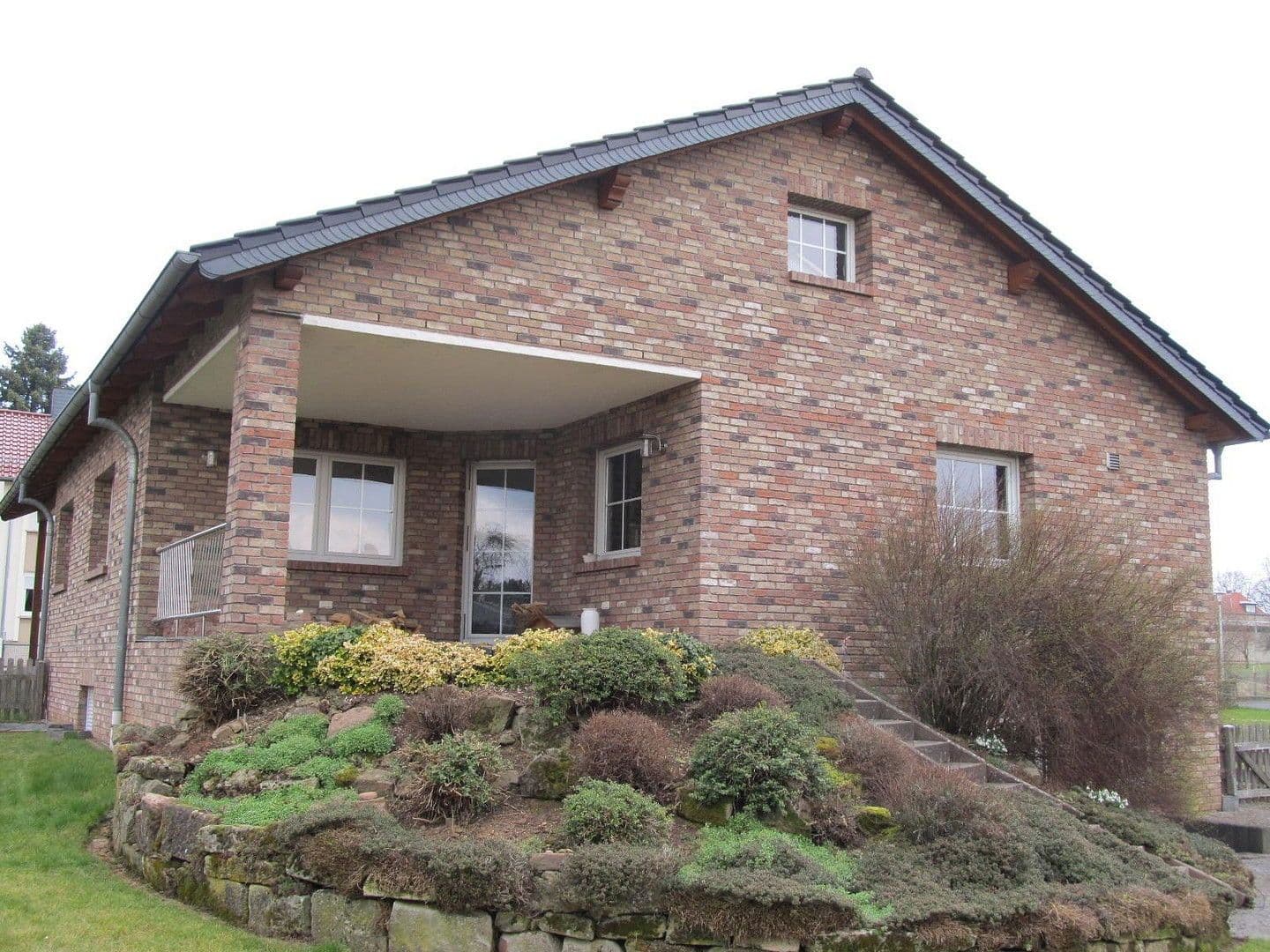 Predaj domu 210 m², pozemek 694 m², Hohenroda, Hesensko Predaj domu 210 m², pozemek 694 m², Hohenroda, Hesensko