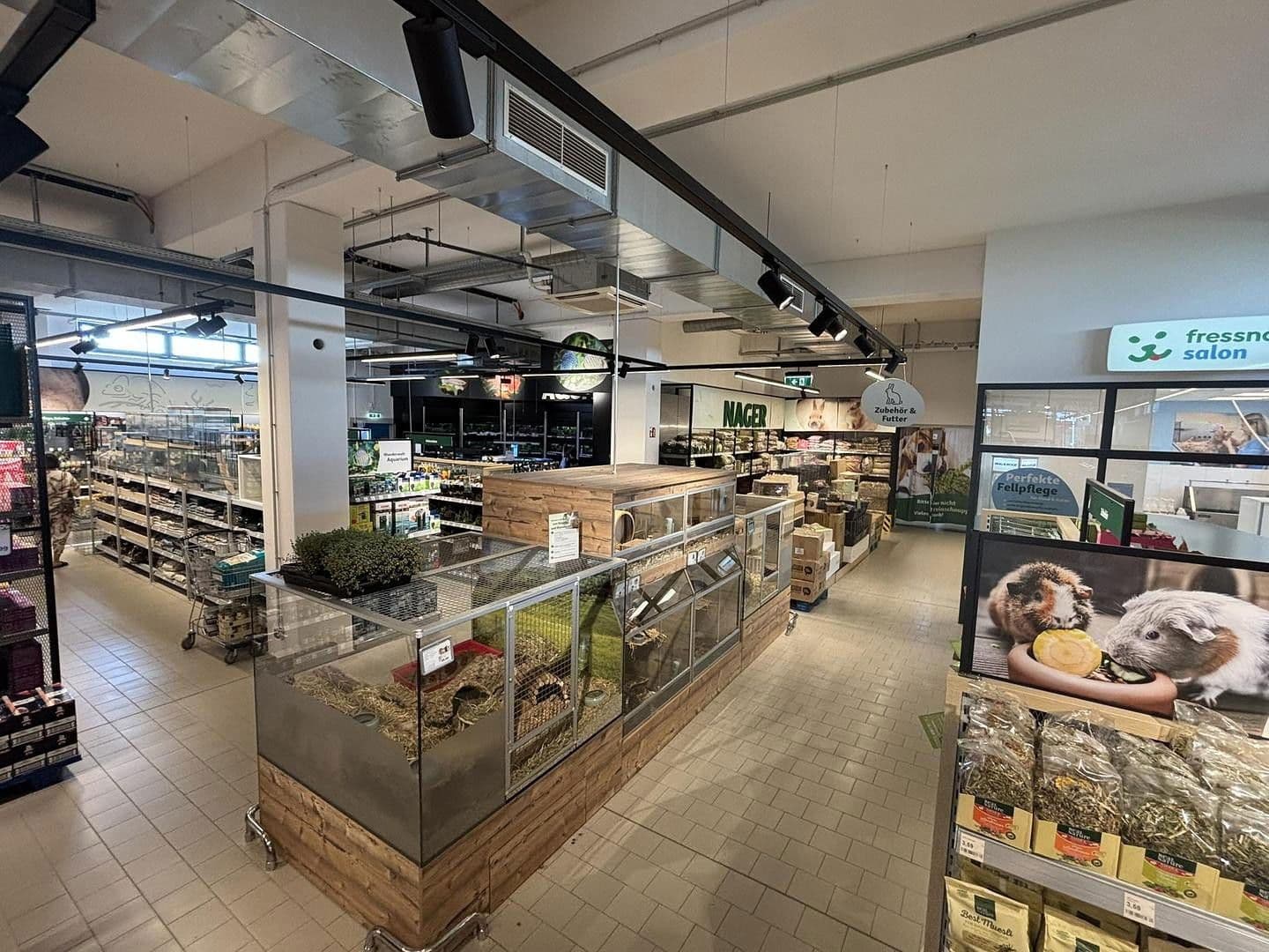 Predaj nebytového priestoru 2.229 m², Josef-Lindner-Straße 3, Wals-Himmelreich, Salzbursko Predaj nebytového priestoru 2.229 m², Josef-Lindner-Straße 3, Wals-Himmelreich, Salzbursko