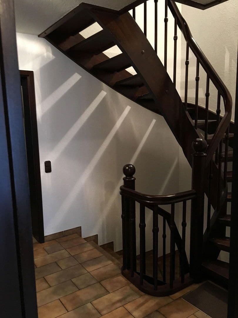 Prenájom domu 255 m², pozemek 1.500 m², Bornwiese 4, Ransbach-Baumbach, Porýnie-Falcko Prenájom domu 255 m², pozemek 1.500 m², Bornwiese 4, Ransbach-Baumbach, Porýnie-Falcko