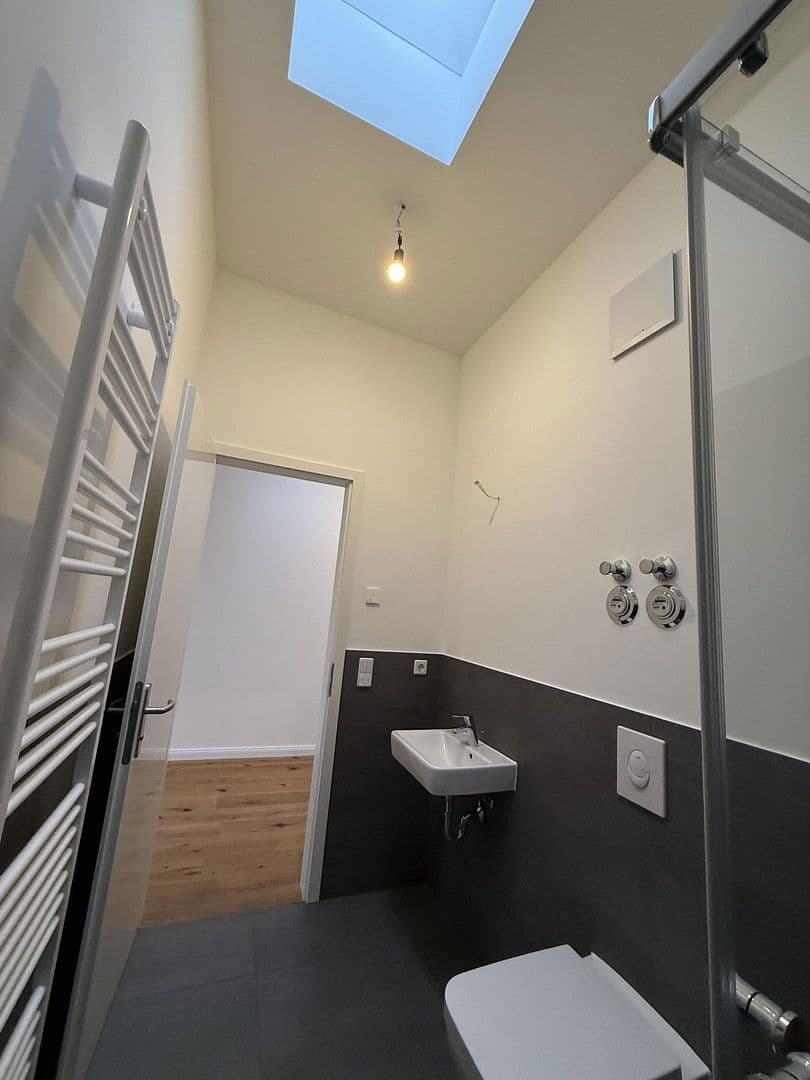 Prenájom bytu 1-izbový 35 m², Rheinstraße, Berlin, Berlín Prenájom bytu 1-izbový 35 m², Rheinstraße, Berlin, Berlín