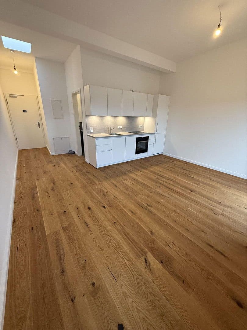 Prenájom bytu 1-izbový 35 m², Rheinstraße, Berlin, Berlín Prenájom bytu 1-izbový 35 m², Rheinstraße, Berlin, Berlín