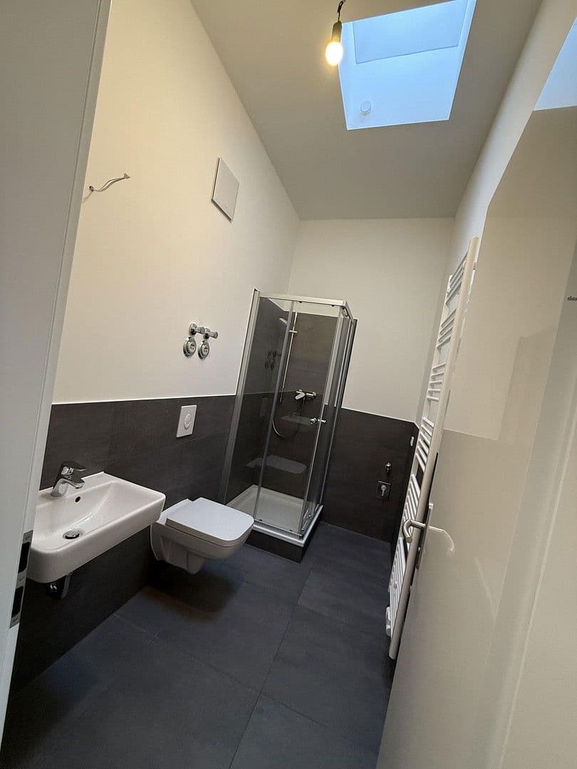 Prenájom bytu 1-izbový 35 m², Rheinstraße, Berlin, Berlín Prenájom bytu 1-izbový 35 m², Rheinstraße, Berlin, Berlín