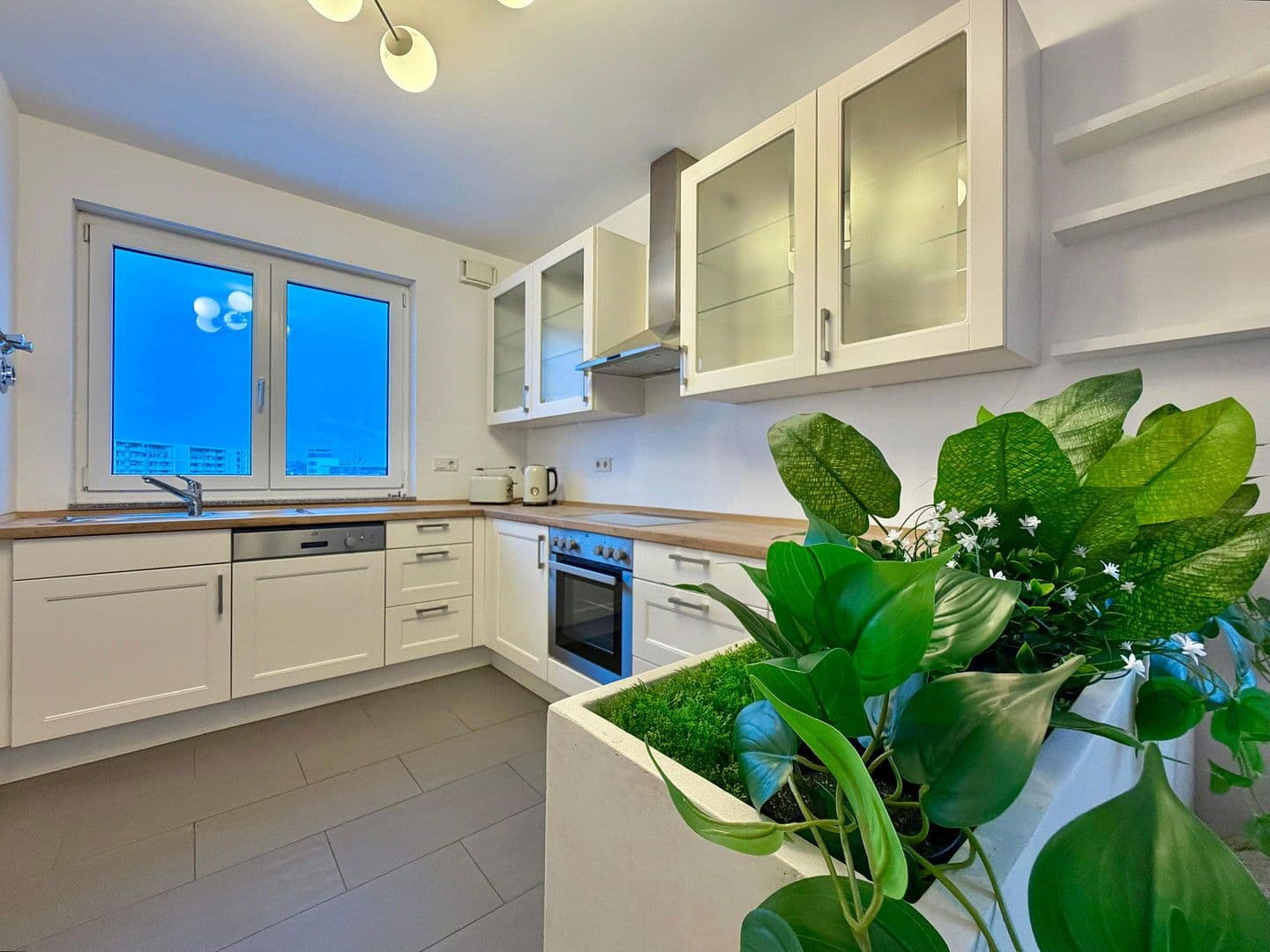 Prenájom bytu 1-izbový 36 m², Fitzmauricestr. 25, Köln, Severné Porýnie - Westfálsko Prenájom bytu 1-izbový 36 m², Fitzmauricestr. 25, Köln, Severné Porýnie - Westfálsko