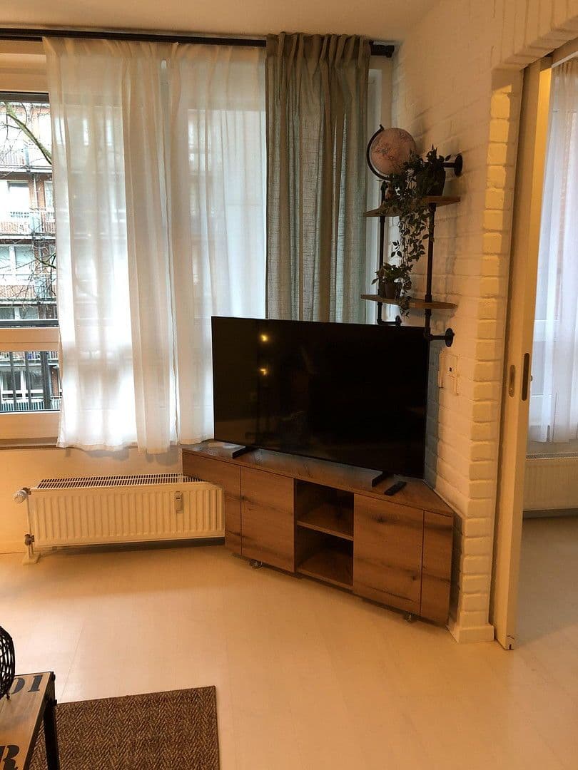 Prenájom bytu 2-izbový 42 m², Erich-Weinertstr. 139a, Berlin, Berlín Prenájom bytu 2-izbový 42 m², Erich-Weinertstr. 139a, Berlin, Berlín