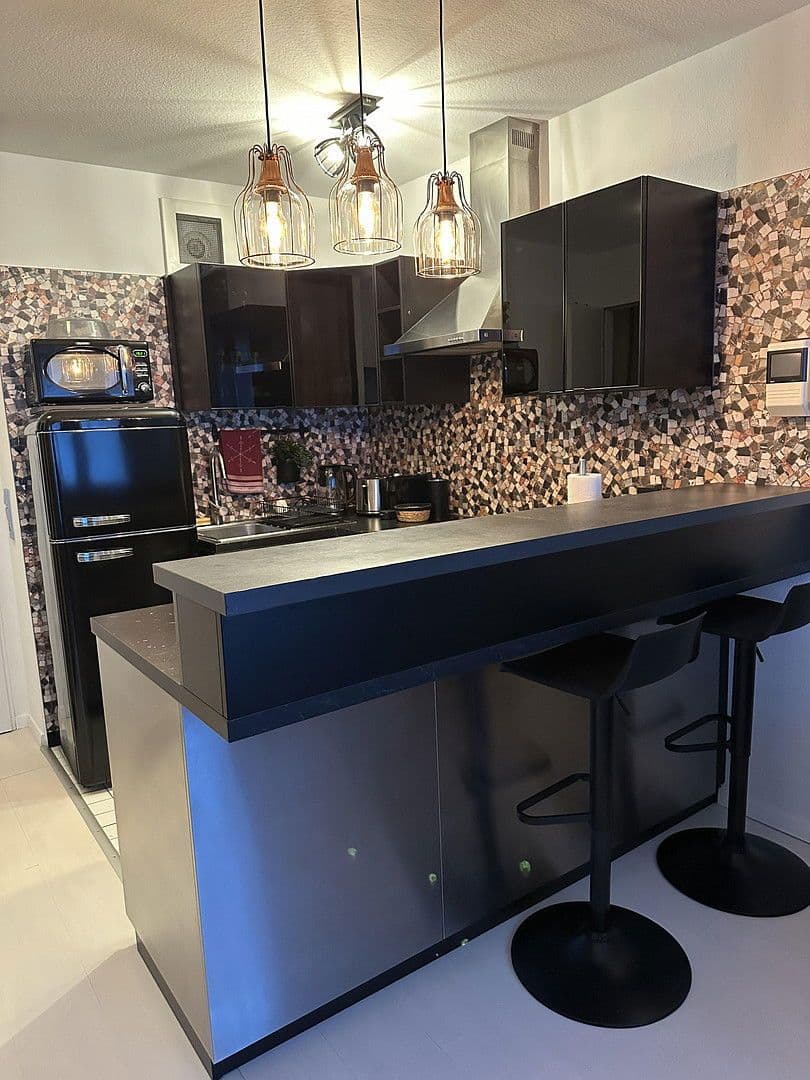 Prenájom bytu 2-izbový 42 m², Erich-Weinertstr. 139a, Berlin, Berlín Prenájom bytu 2-izbový 42 m², Erich-Weinertstr. 139a, Berlin, Berlín