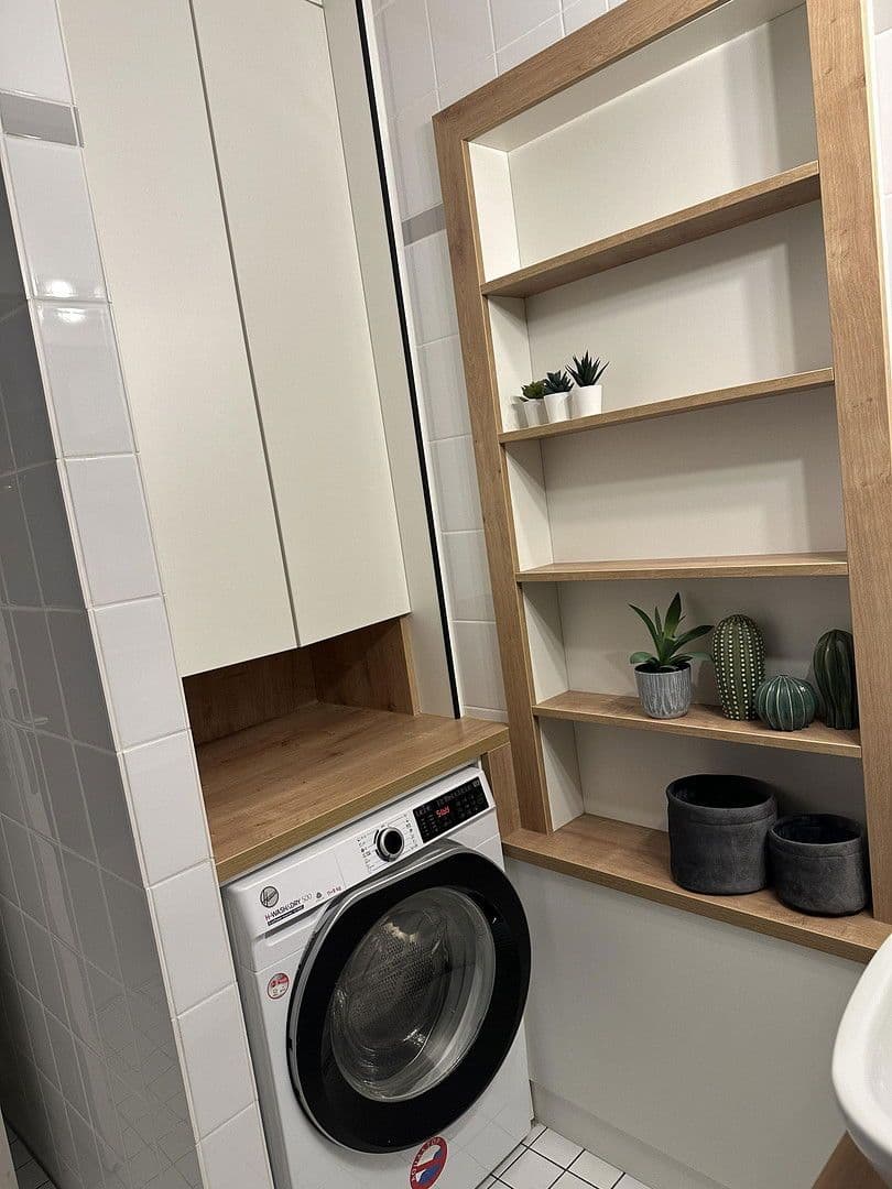 Prenájom bytu 2-izbový 42 m², Erich-Weinertstr. 139a, Berlin, Berlín Prenájom bytu 2-izbový 42 m², Erich-Weinertstr. 139a, Berlin, Berlín