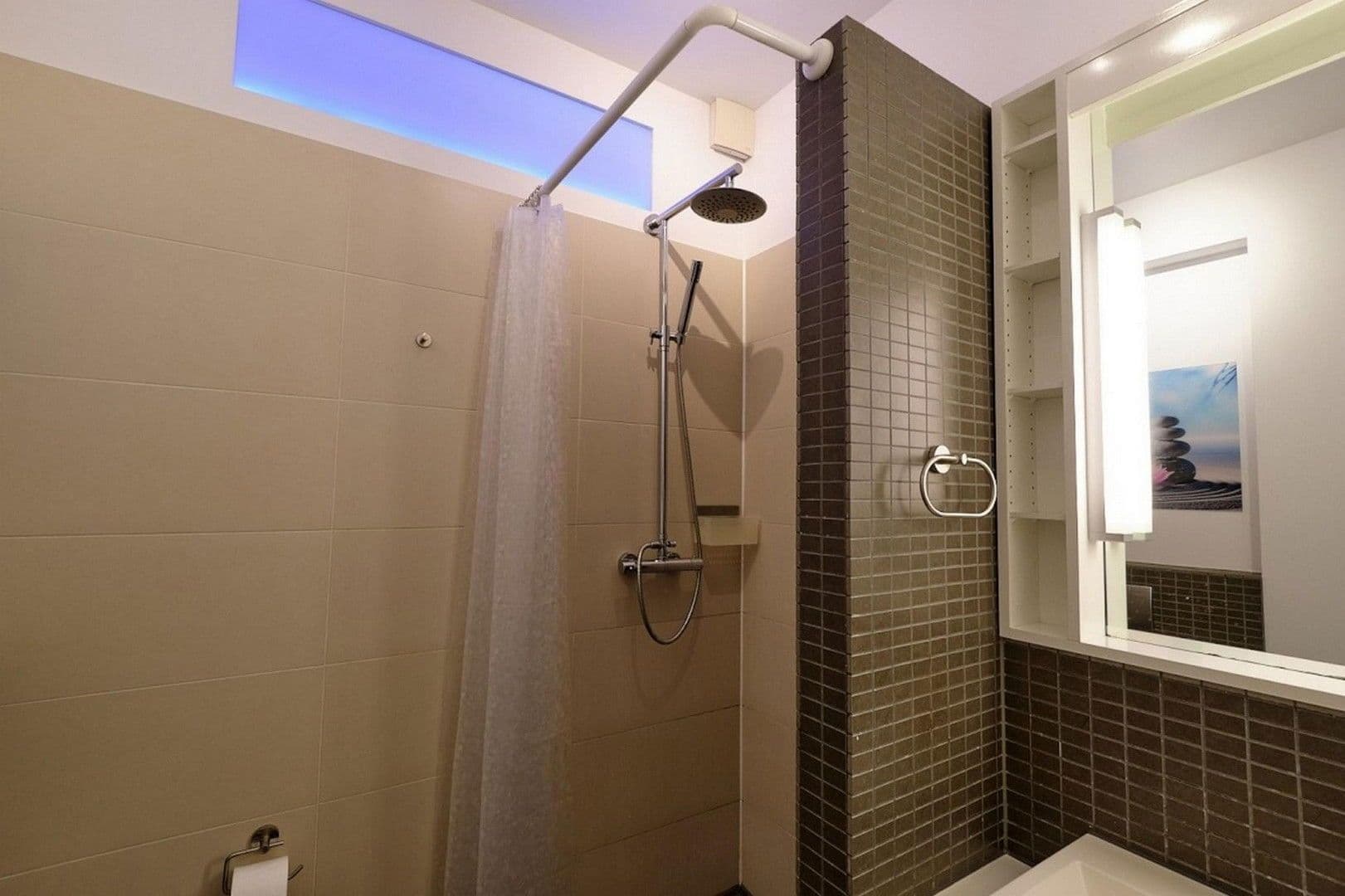 Prenájom bytu 2-izbový 50 m², Stuttgart, Bádensko-Wurttembersko Prenájom bytu 2-izbový 50 m², Stuttgart, Bádensko-Wurttembersko