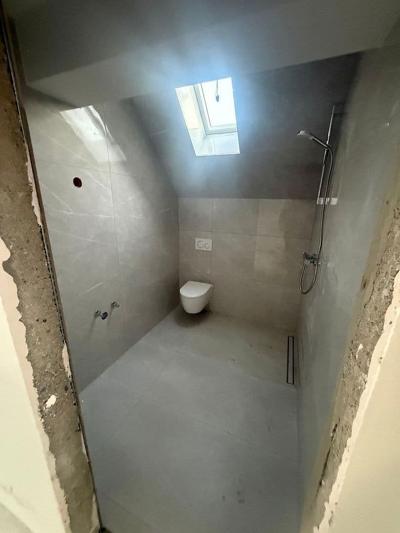 Prenájom bytu 3-izbový 83 m², Köln, Severné Porýnie - Westfálsko Prenájom bytu 3-izbový 83 m², Köln, Severné Porýnie - Westfálsko