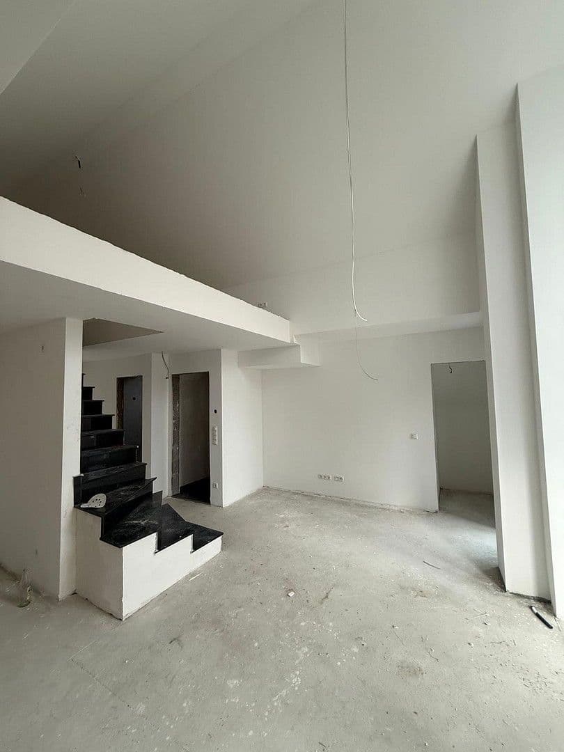 Prenájom bytu 3-izbový 83 m², Köln, Severné Porýnie - Westfálsko Prenájom bytu 3-izbový 83 m², Köln, Severné Porýnie - Westfálsko