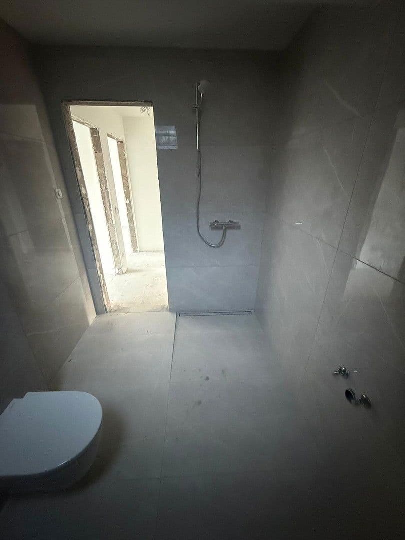 Prenájom bytu 3-izbový 83 m², Köln, Severné Porýnie - Westfálsko Prenájom bytu 3-izbový 83 m², Köln, Severné Porýnie - Westfálsko