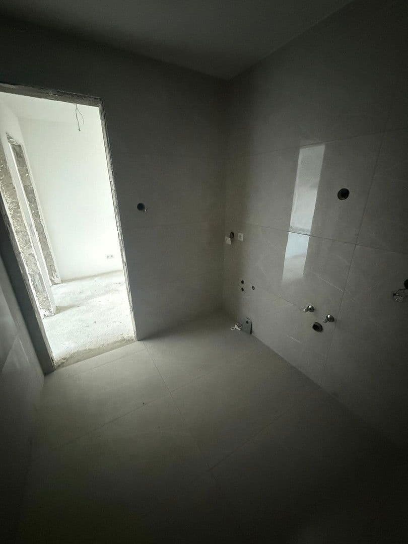 Prenájom bytu 3-izbový 83 m², Köln, Severné Porýnie - Westfálsko Prenájom bytu 3-izbový 83 m², Köln, Severné Porýnie - Westfálsko