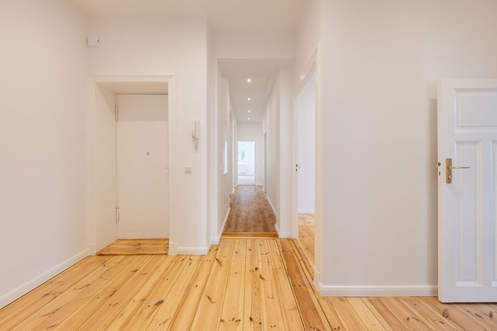 Predaj bytu 5-izbový 131 m², Unter den Eichen 55, Berlin, Berlín Predaj bytu 5-izbový 131 m², Unter den Eichen 55, Berlin, Berlín