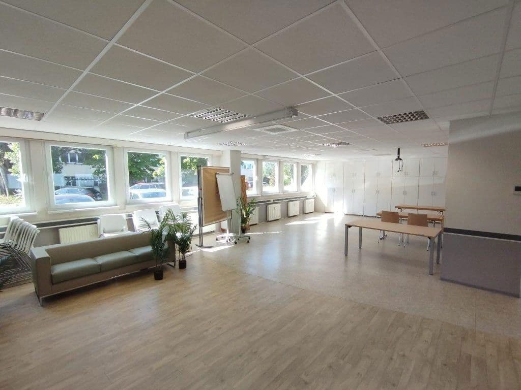 Predaj kancelárie 3.841 m², Grenzstraße 28, Halle, Sasko-Anhaltsko Predaj kancelárie 3.841 m², Grenzstraße 28, Halle, Sasko-Anhaltsko