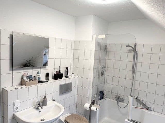 Prenájom bytu 3-izbový 94 m², Wilhelmstraße 1-5, Neuss, Severné Porýnie - Westfálsko Prenájom bytu 3-izbový 94 m², Wilhelmstraße 1-5, Neuss, Severné Porýnie - Westfálsko