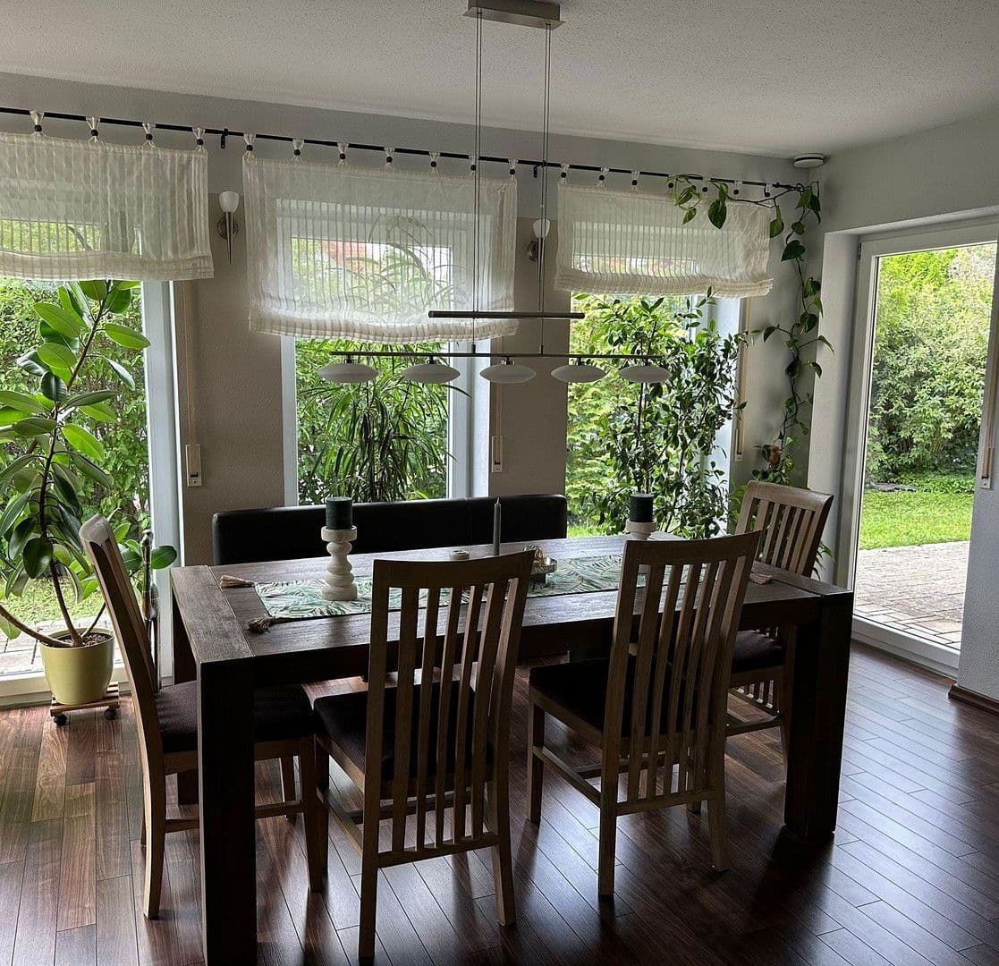 Predaj domu 144 m², pozemek 610 m², Bad Mergentheim, Bádensko-Wurttembersko Predaj domu 144 m², pozemek 610 m², Bad Mergentheim, Bádensko-Wurttembersko