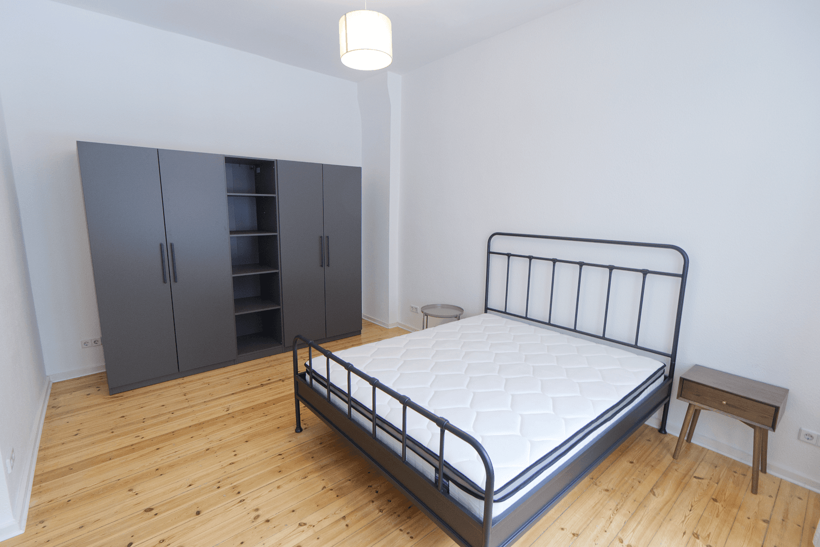 Prenájom bytu 2-izbový 61 m², Antwerpener Str. 00, Berlin, Berlín Prenájom bytu 2-izbový 61 m², Antwerpener Str. 00, Berlin, Berlín