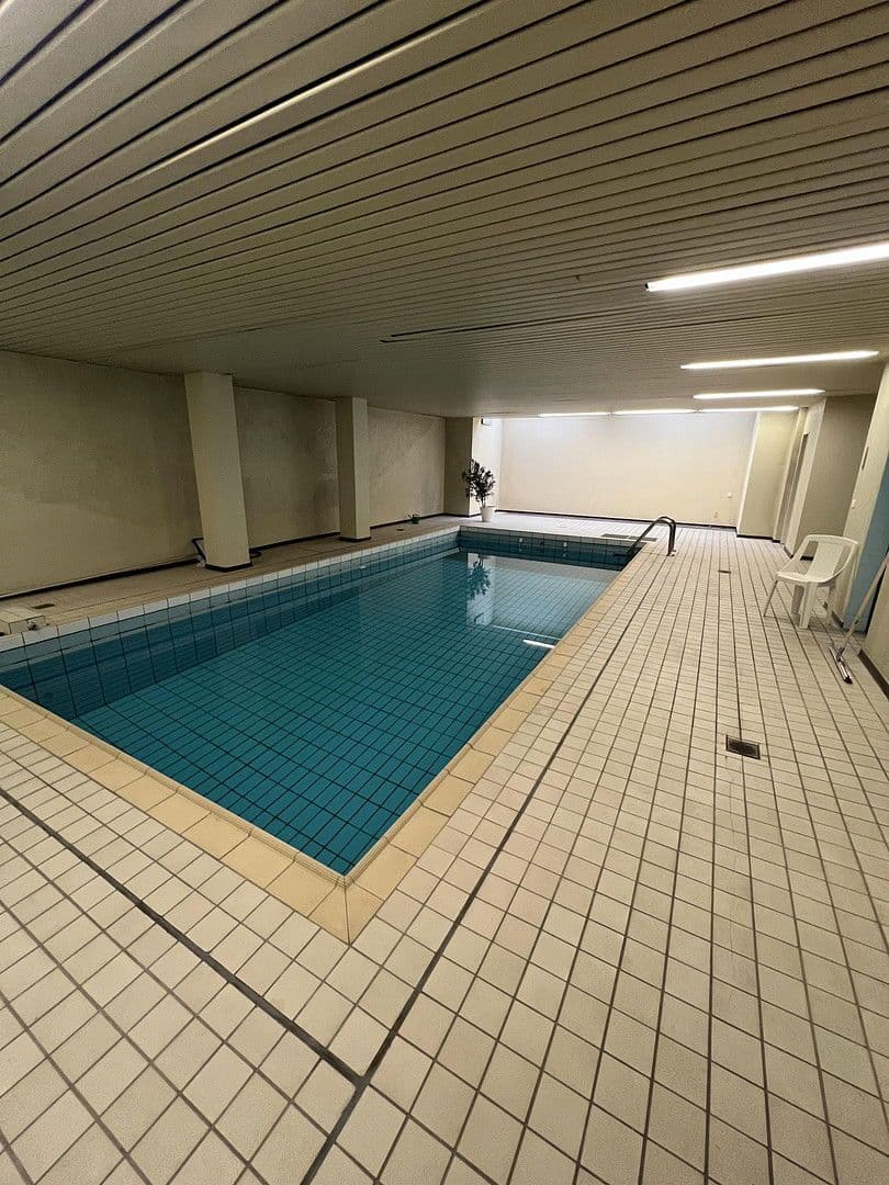 Prenájom bytu 2-izbový 95 m², Rubensstraße 12, Düsseldorf, Severné Porýnie - Westfálsko Prenájom bytu 2-izbový 95 m², Rubensstraße 12, Düsseldorf, Severné Porýnie - Westfálsko