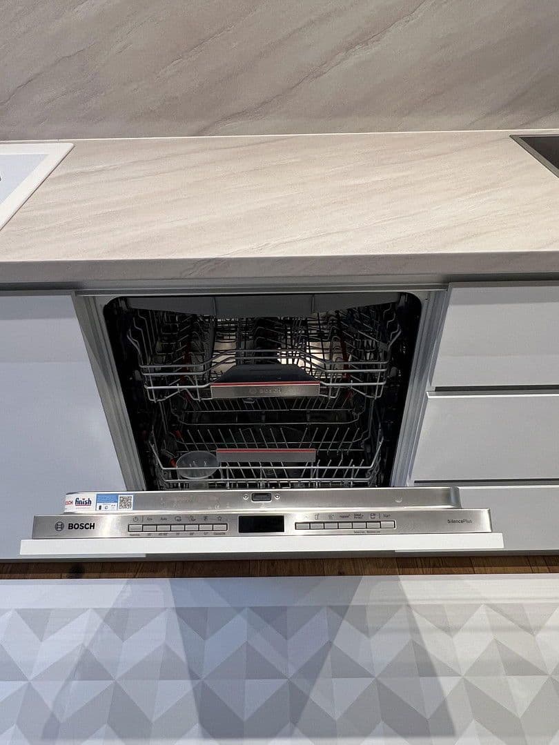 Prenájom bytu 2-izbový 95 m², Rubensstraße 12, Düsseldorf, Severné Porýnie - Westfálsko Prenájom bytu 2-izbový 95 m², Rubensstraße 12, Düsseldorf, Severné Porýnie - Westfálsko