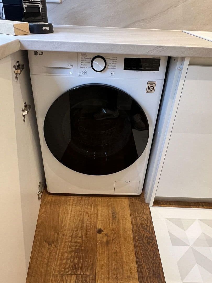 Prenájom bytu 2-izbový 95 m², Rubensstraße 12, Düsseldorf, Severné Porýnie - Westfálsko Prenájom bytu 2-izbový 95 m², Rubensstraße 12, Düsseldorf, Severné Porýnie - Westfálsko