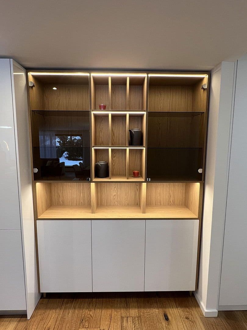 Prenájom bytu 2-izbový 95 m², Rubensstraße 12, Düsseldorf, Severné Porýnie - Westfálsko Prenájom bytu 2-izbový 95 m², Rubensstraße 12, Düsseldorf, Severné Porýnie - Westfálsko