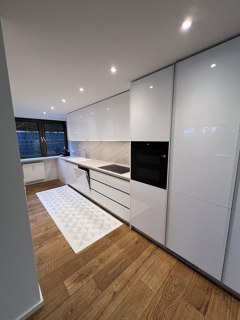 Prenájom bytu 2-izbový 95 m², Rubensstraße 12, Düsseldorf, Severné Porýnie - Westfálsko Prenájom bytu 2-izbový 95 m², Rubensstraße 12, Düsseldorf, Severné Porýnie - Westfálsko