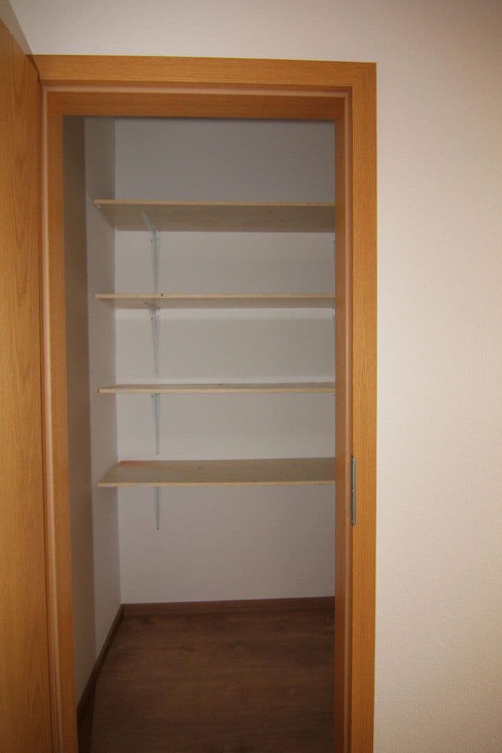 Prenájom bytu 4-izbový 110 m², Gera, Durínsko Prenájom bytu 4-izbový 110 m², Gera, Durínsko