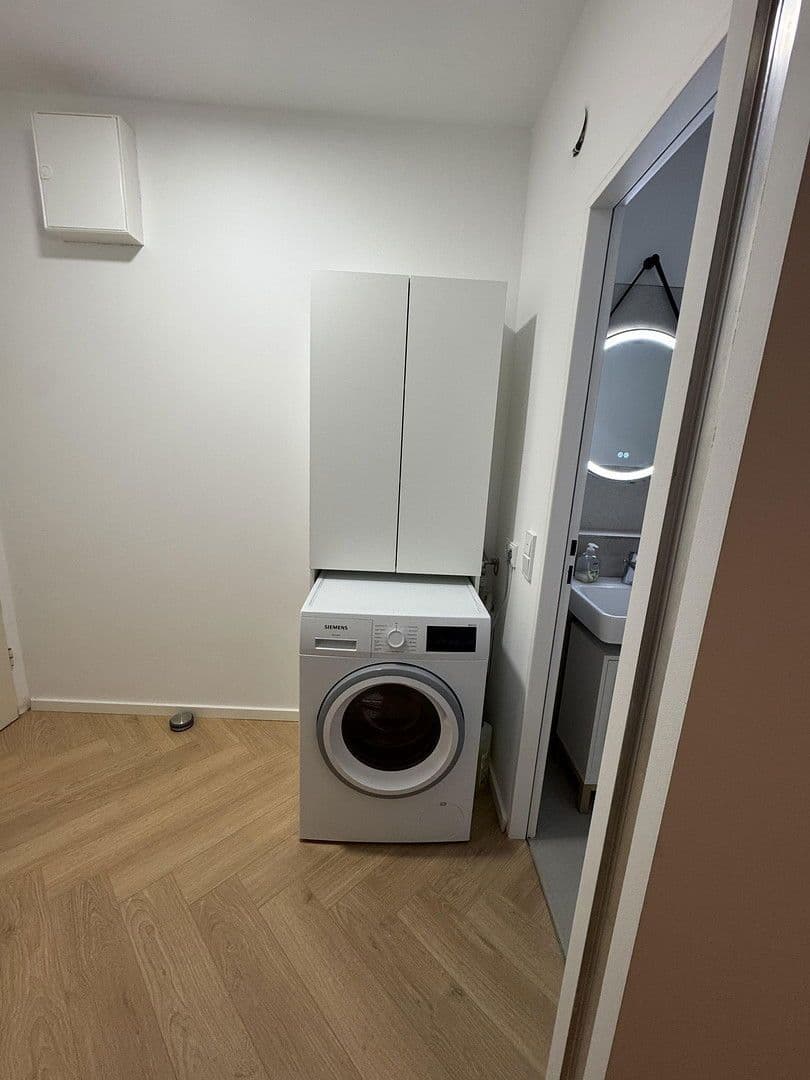 Prenájom bytu 1-izbový 36 m², Berlin, Berlín Prenájom bytu 1-izbový 36 m², Berlin, Berlín
