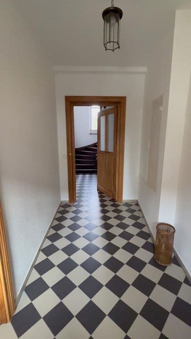 Prenájom bytu 3-izbový 118 m², Bleichstr. 30, Gernsbach, Bádensko-Wurttembersko Prenájom bytu 3-izbový 118 m², Bleichstr. 30, Gernsbach, Bádensko-Wurttembersko