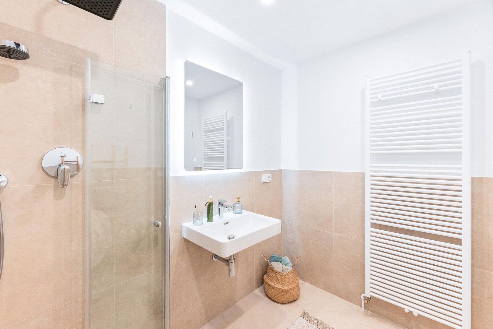 Predaj bytu 3-izbový 78 m², Stuttgart, Bádensko-Wurttembersko Predaj bytu 3-izbový 78 m², Stuttgart, Bádensko-Wurttembersko